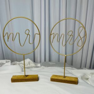 MR& MRS SIGN